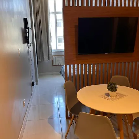 Apartamento/Studio encantador no Posto 6 em Copa.-2
